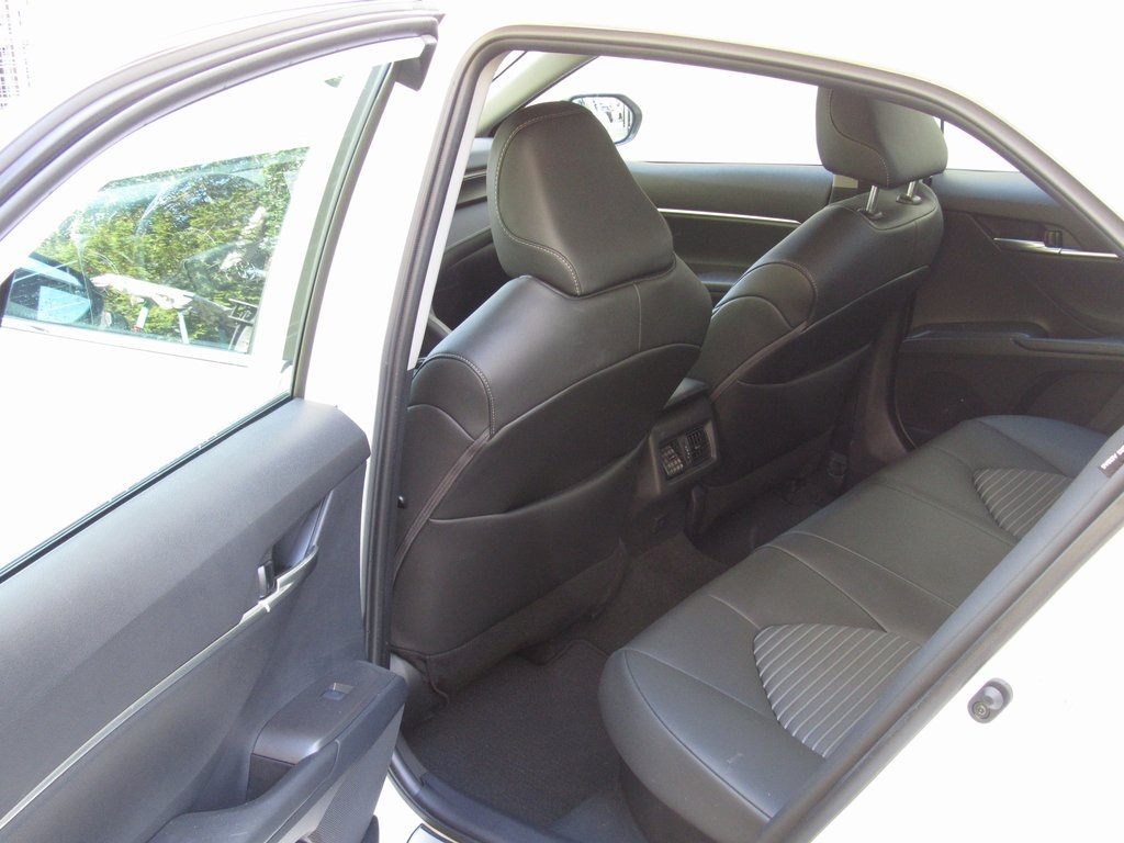 2023 Toyota Camry Hybrid SE photo 13