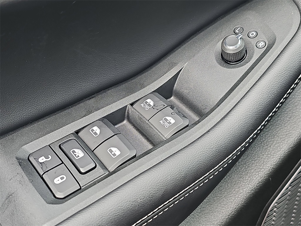 2025 Jeep Grand Cherokee Laredo photo 26