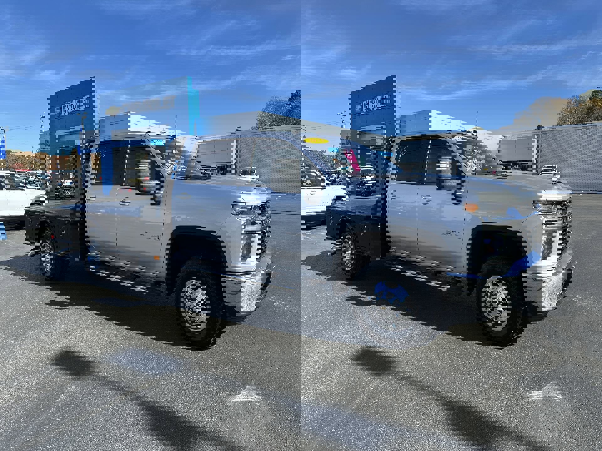 2023 Chevrolet Silverado 3500HD LT's photo