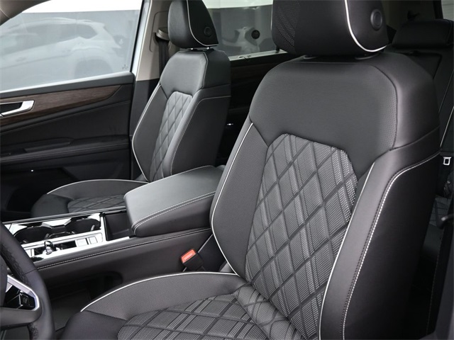 2025 Volkswagen Atlas SEL Premium R-Line photo 28