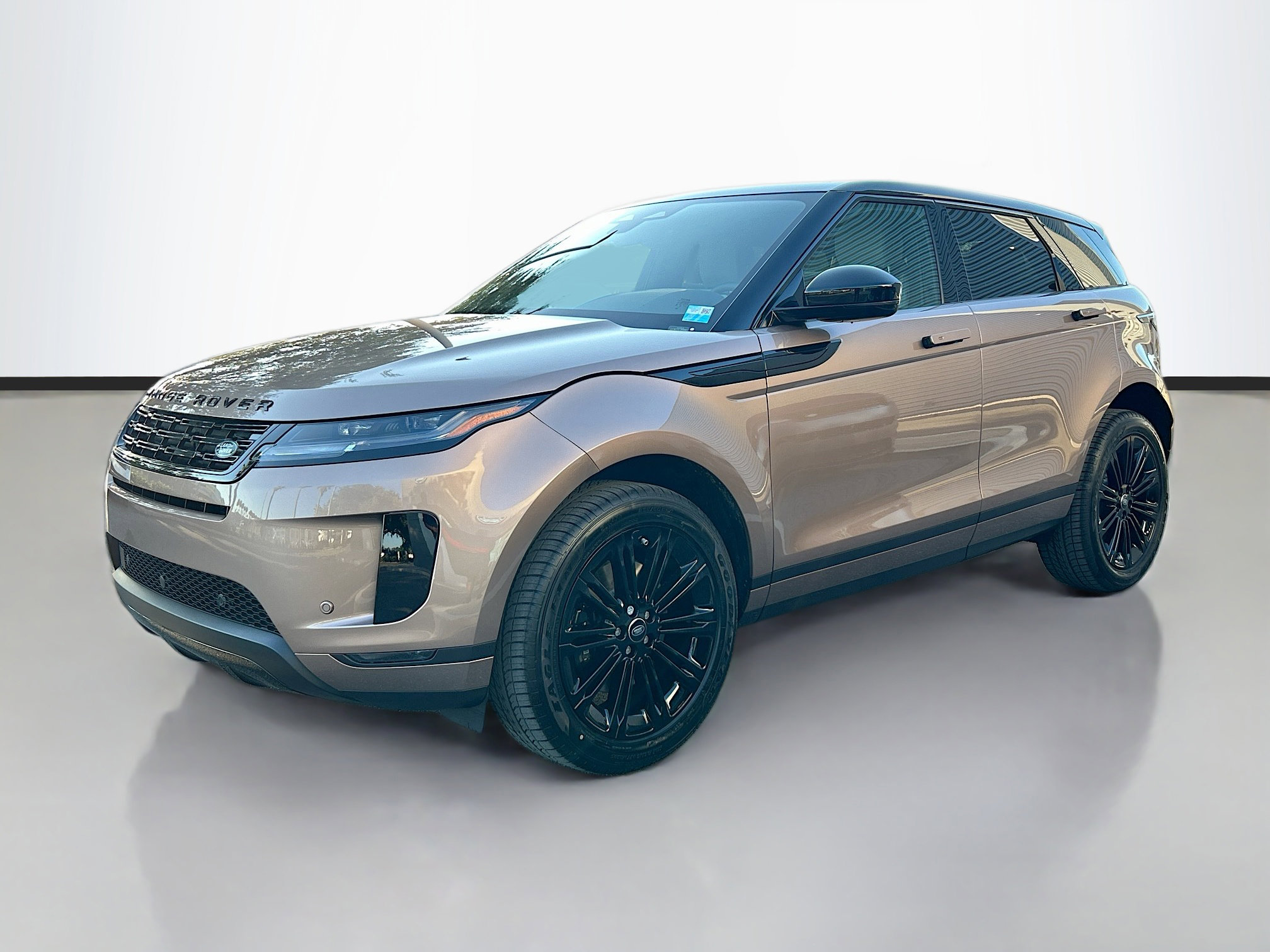 2026 Land Rover Range Rover Evoque S's photo