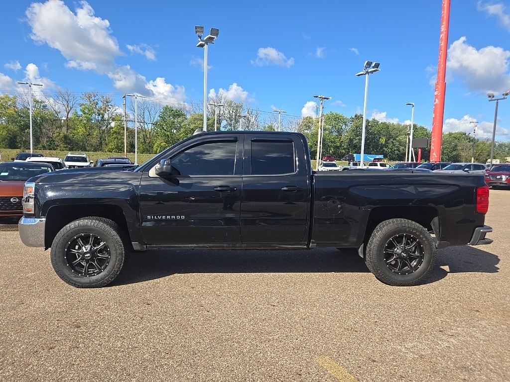 2016 Chevrolet Silverado 1500 LT photo 4