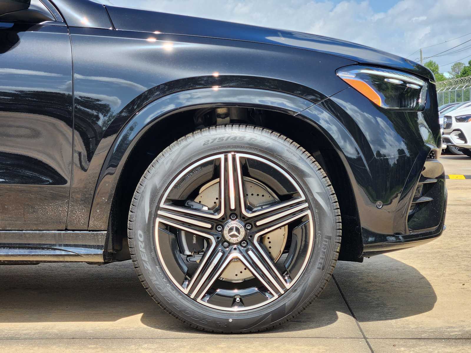 2025 Mercedes Benz GLE 580 4MATIC photo 4