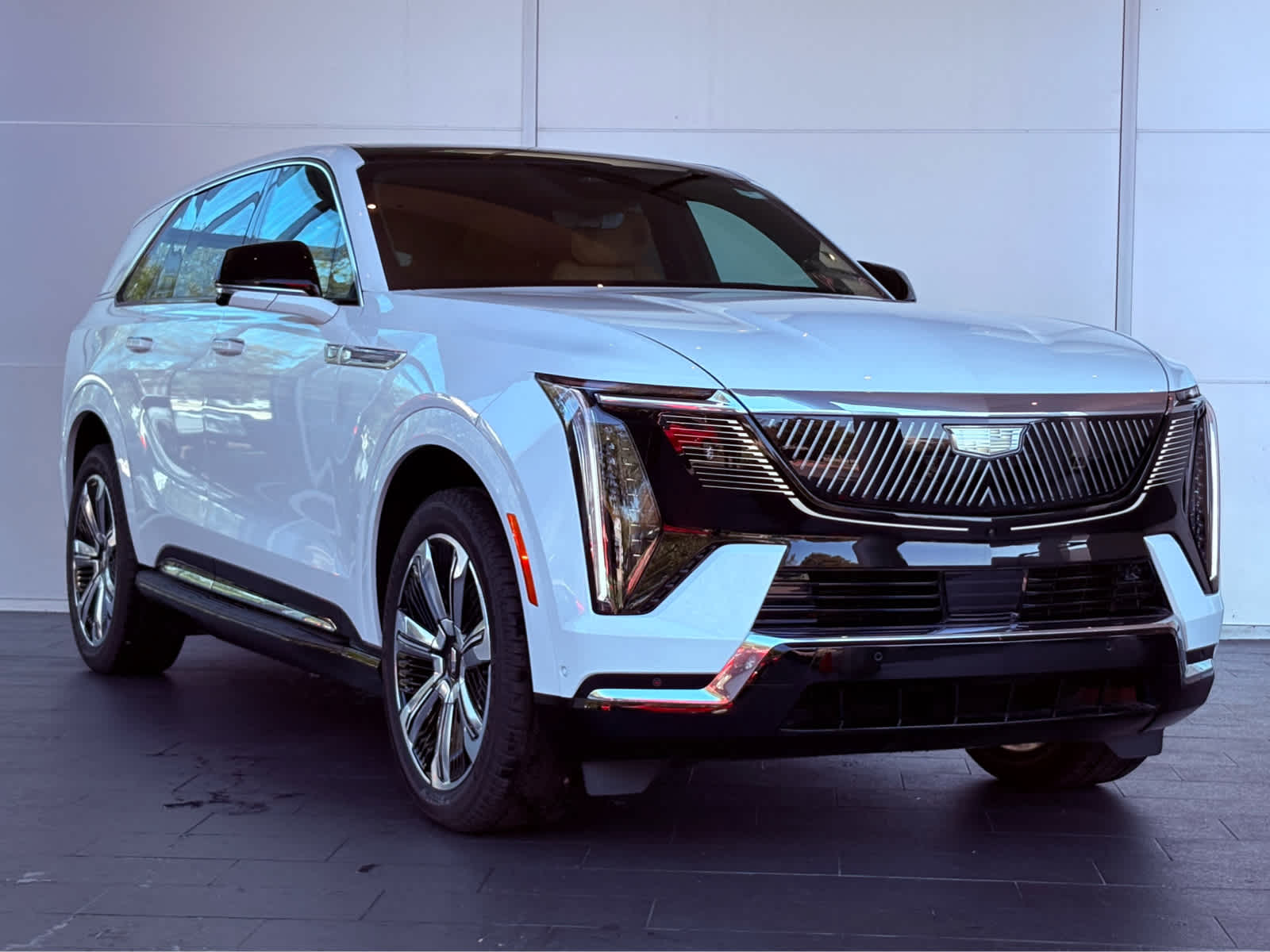 2025 Cadillac Escalade IQ Luxury photo 3