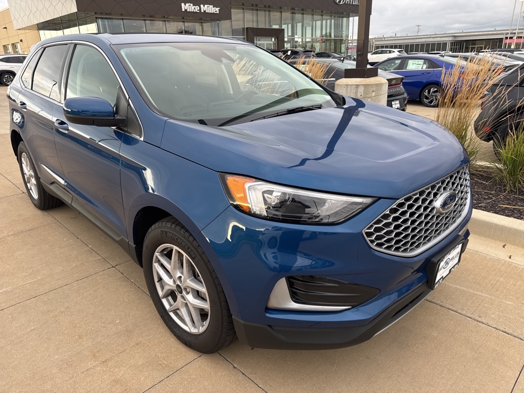 2024 Ford Edge SEL photo 3
