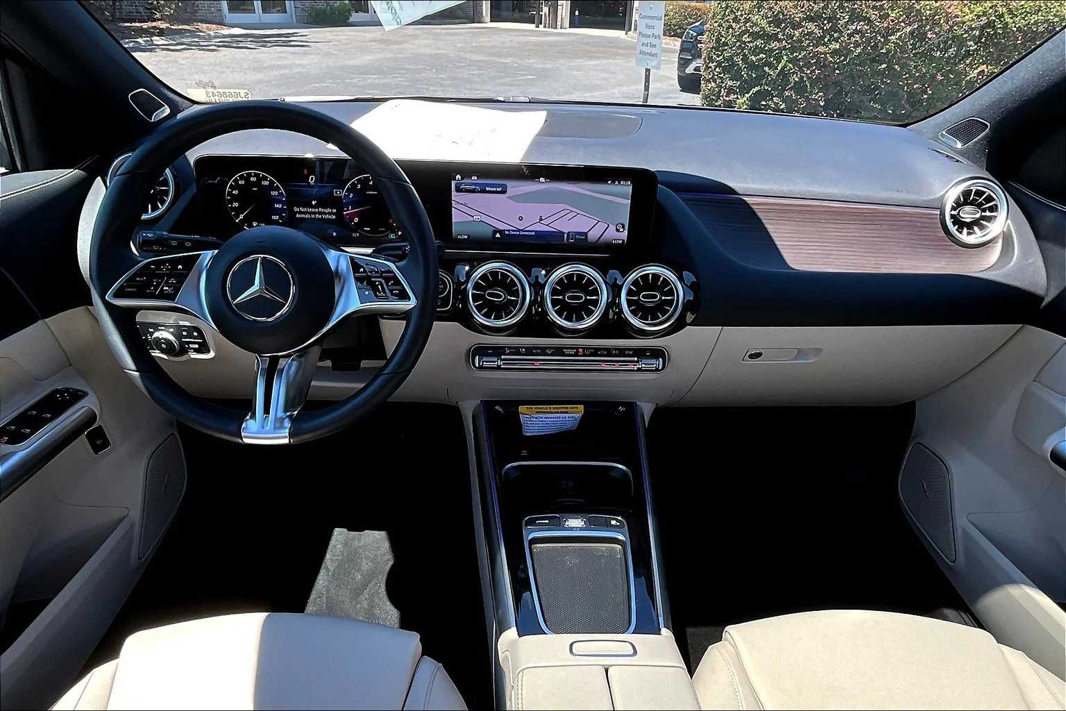 2025 Mercedes Benz GLA 250 photo 13