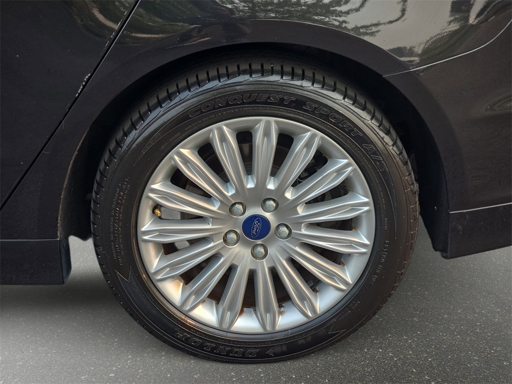 2014 Ford Fusion Titanium photo 25