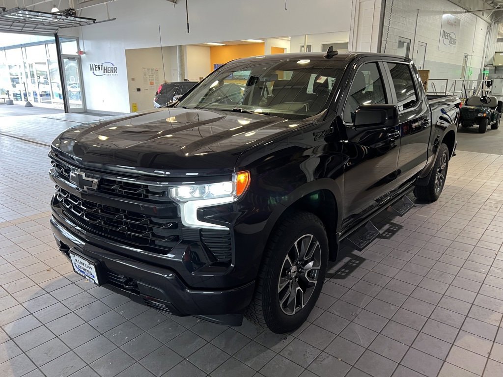 2023 Chevrolet Silverado 1500 RST photo 3