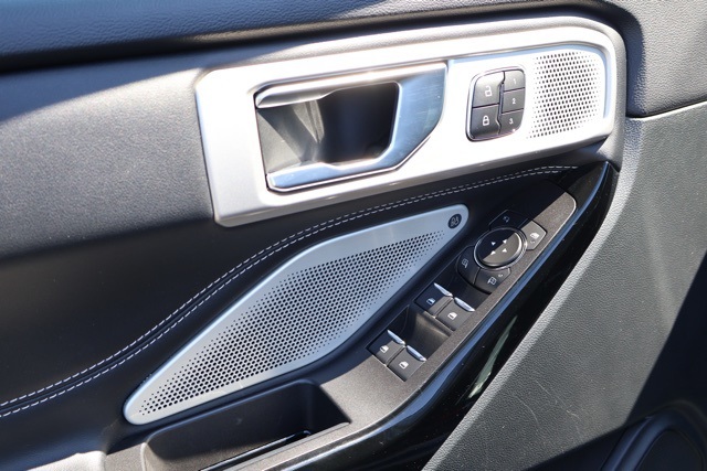 2022 Ford Explorer ST photo 11