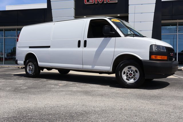 2023 Gmc Savana Cargo 2500 photo 2