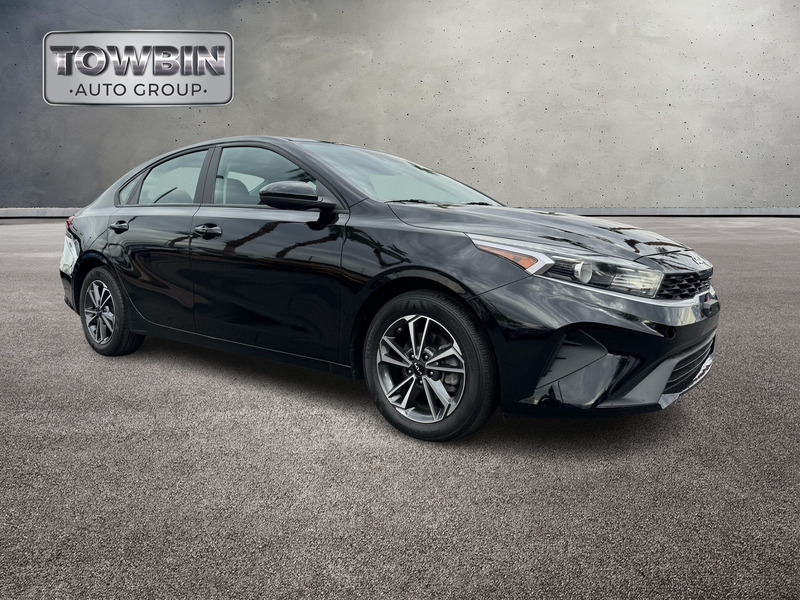 2022 Kia Forte LXS photo 2