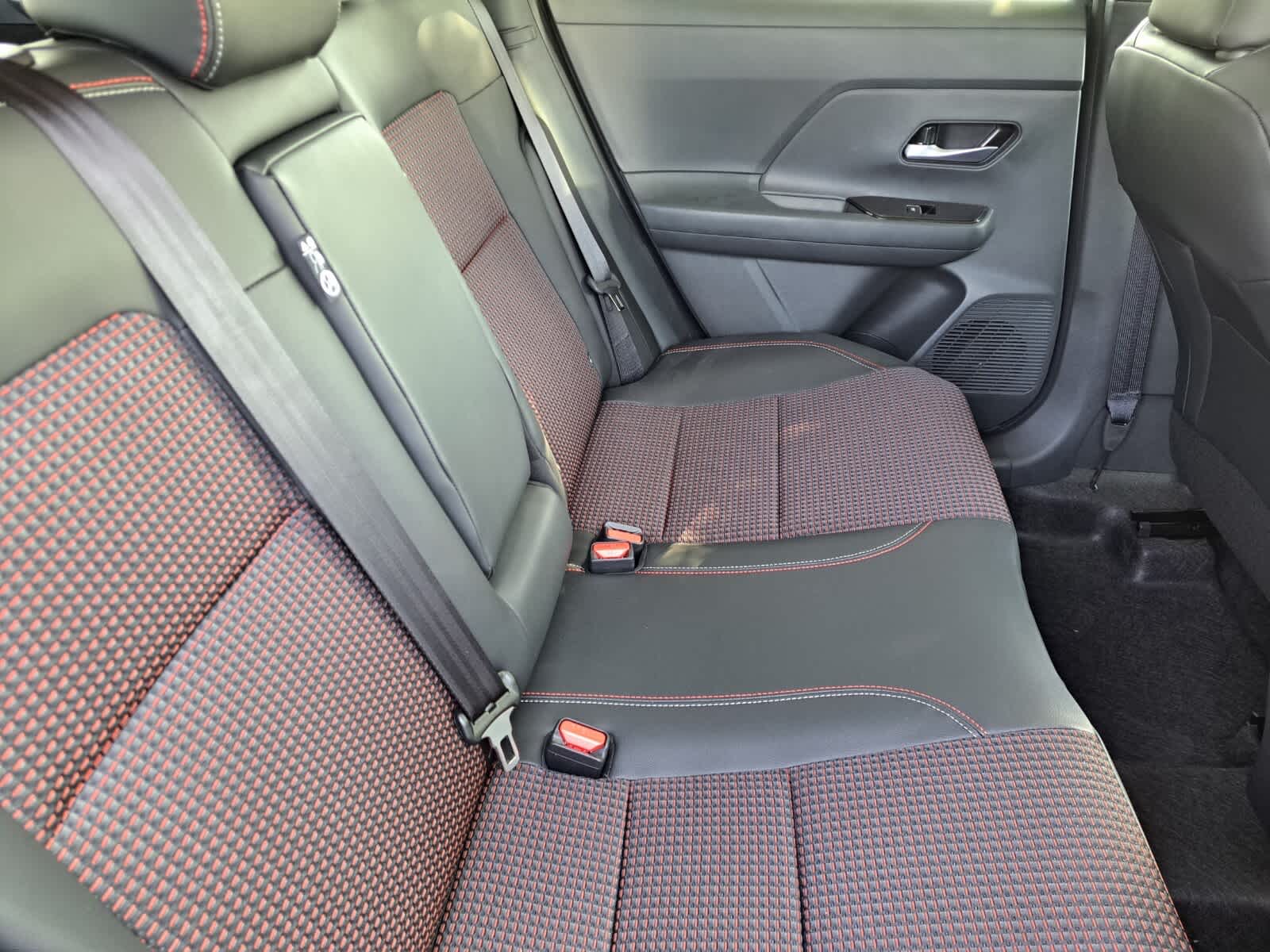 2026 Nissan Kicks SR photo 22