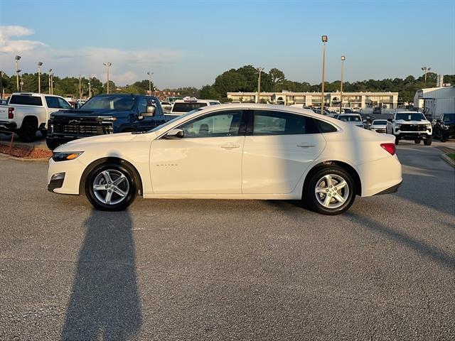 2024 Chevrolet Malibu 1LT photo 4