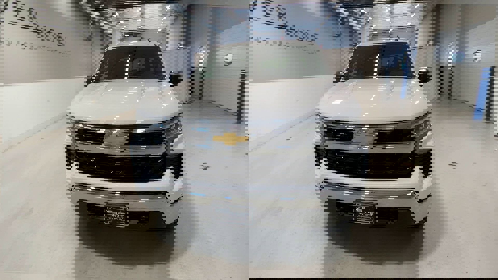 2026 Chevrolet Silverado 1500 LT photo 2