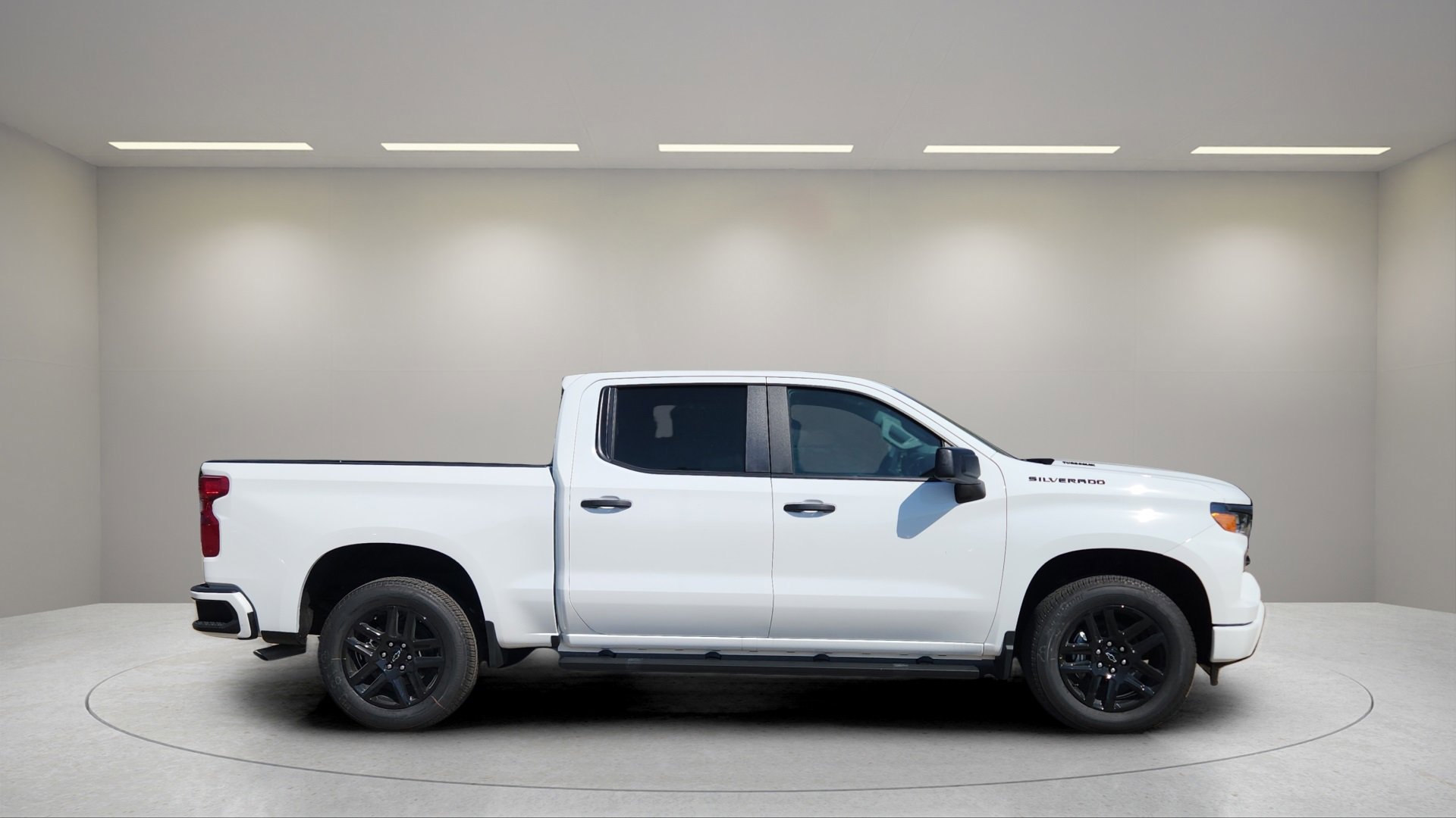 2026 Chevrolet Silverado 1500 Custom photo 2
