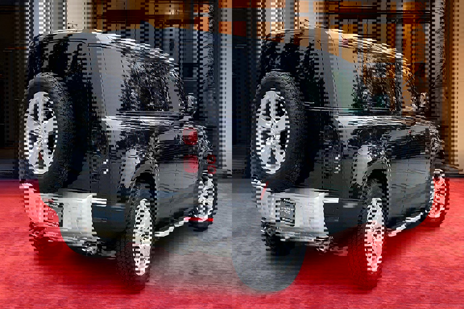 2024 Land Rover Defender SE photo 4