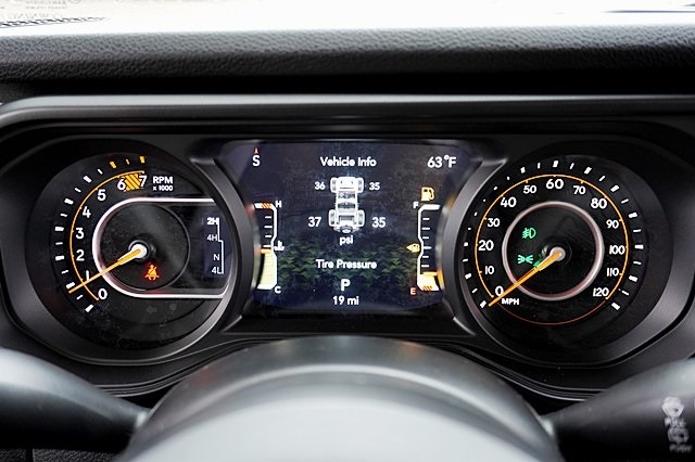 New 2025 Black Clear-Coat Exterior Paint Jeep Rubicon image 39