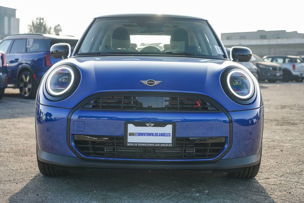 2025 Mini Cooper 2 Door Hardtop Signature photo 4