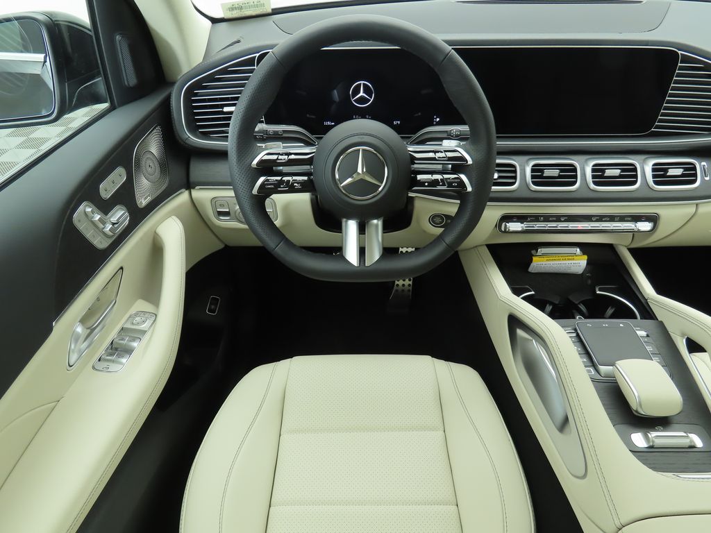 2025 Mercedes Benz GLS 450 4MATIC photo 9