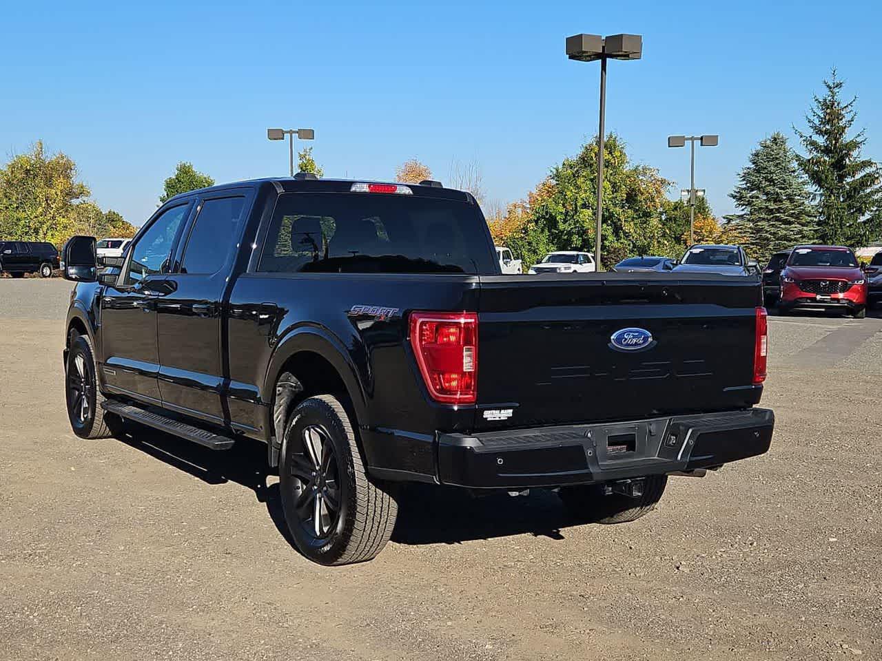2022 Ford F-150 XLT photo 2