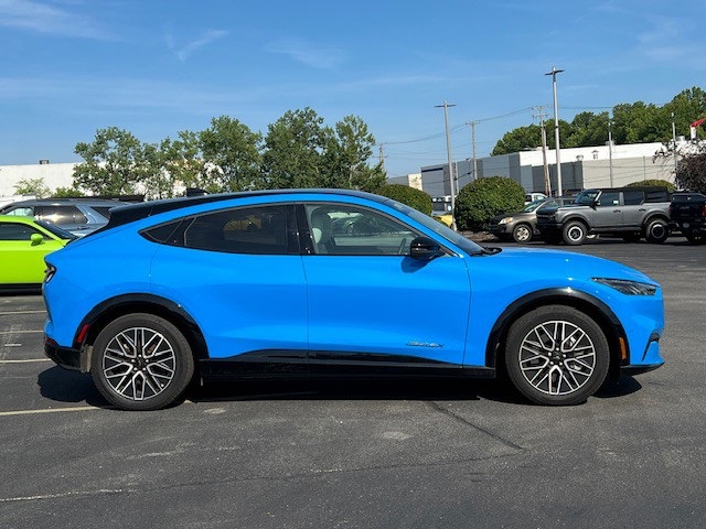 2024 Ford Mustang Mach-E Premium photo 3