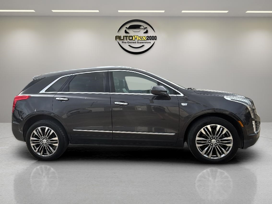 2017 Cadillac XT5 Premium Luxury photo 3