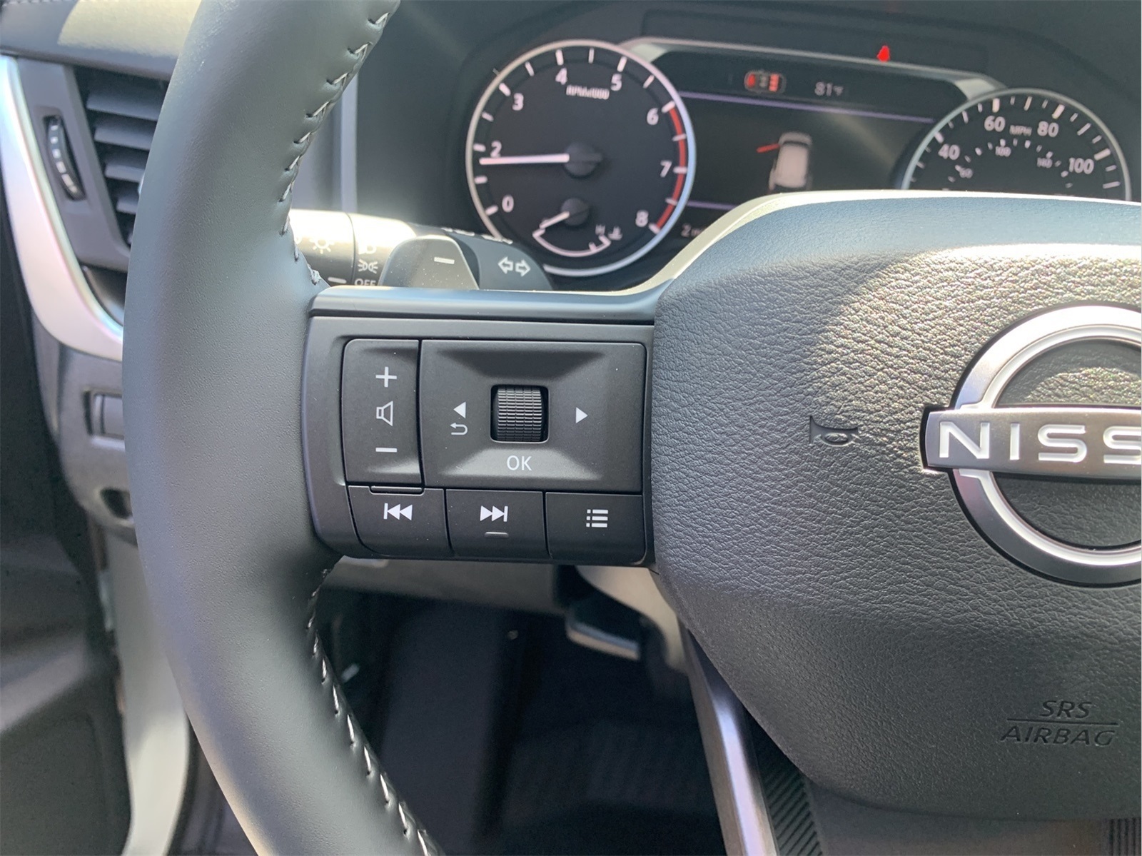 2026 Nissan Rogue SV photo 15