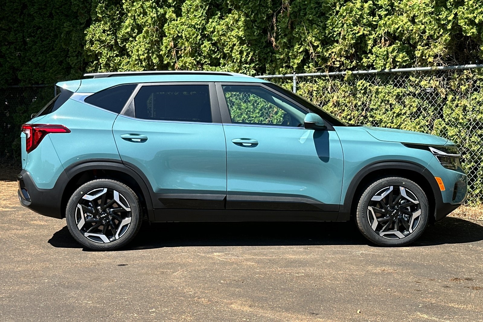 2026 Kia Seltos SX photo 2