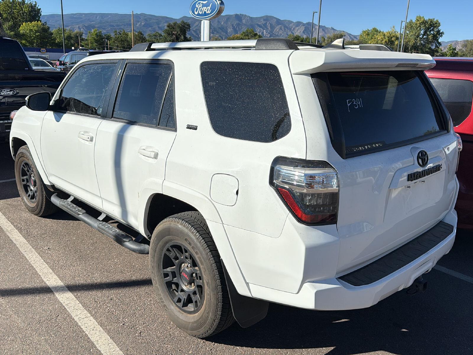 2022 Toyota 4Runner SR5 photo 6