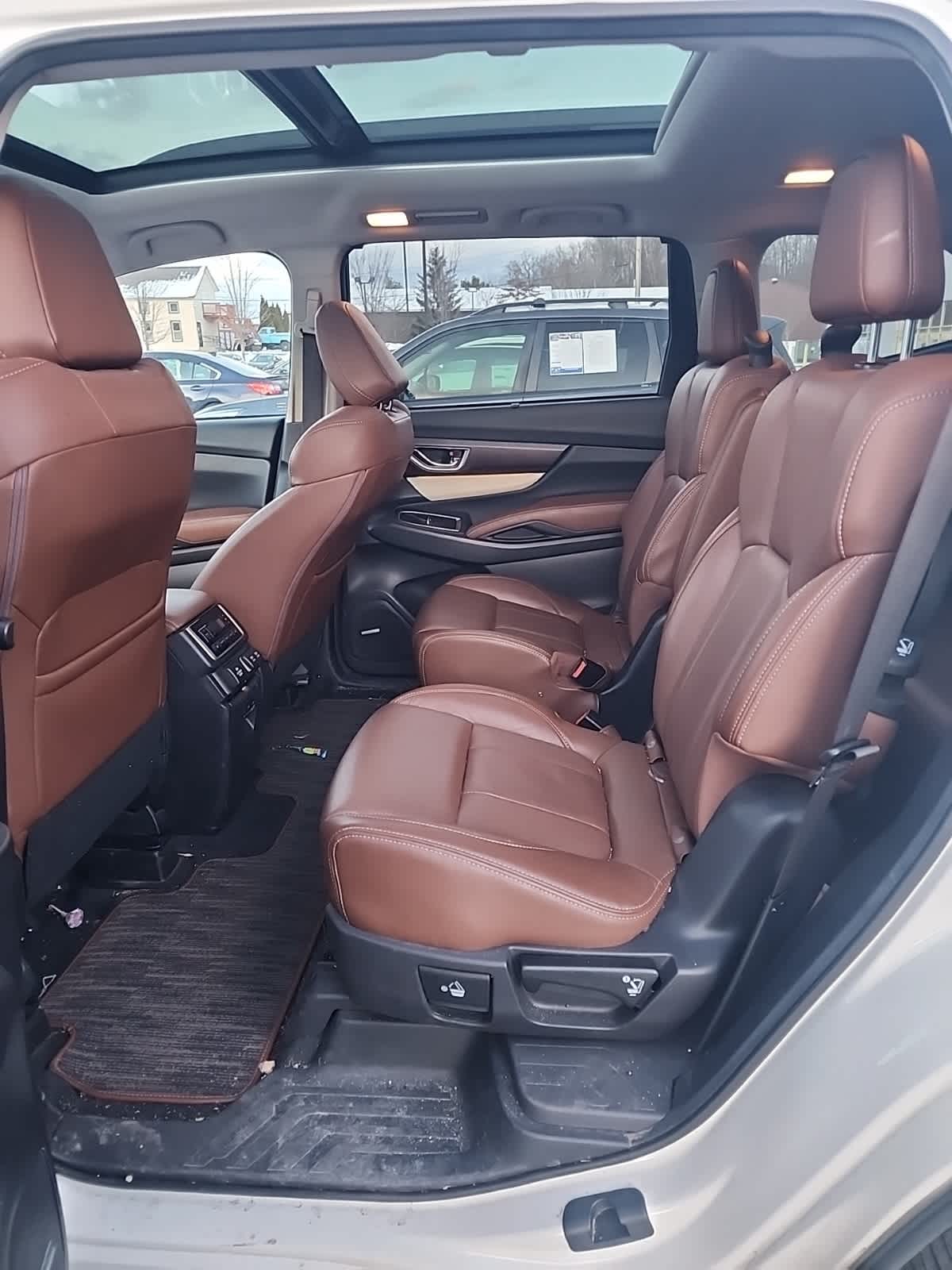 2022 Subaru Ascent Touring photo 3
