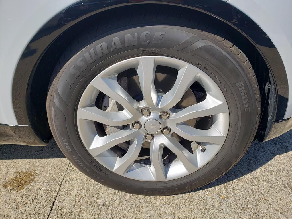 2018 Land Rover Discovery HSE photo 43