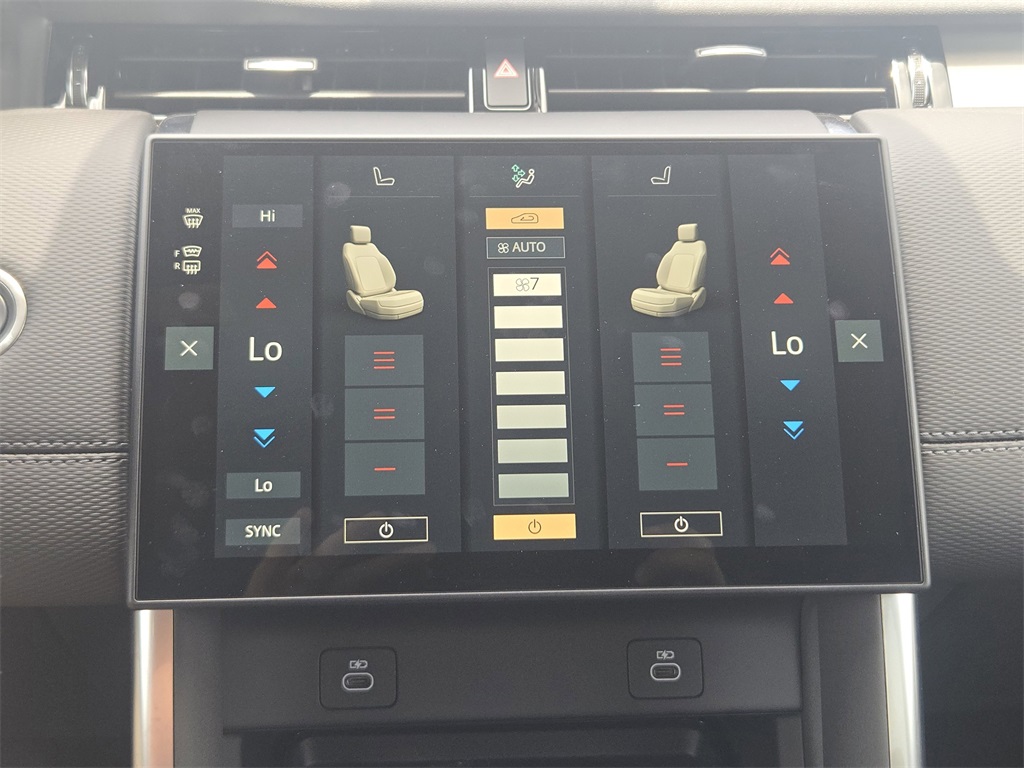 2025 Land Rover Discovery Sport SE photo 16