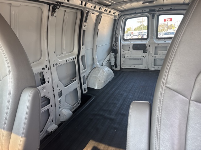 2014 Chevrolet Express 2500 Work Van photo 21