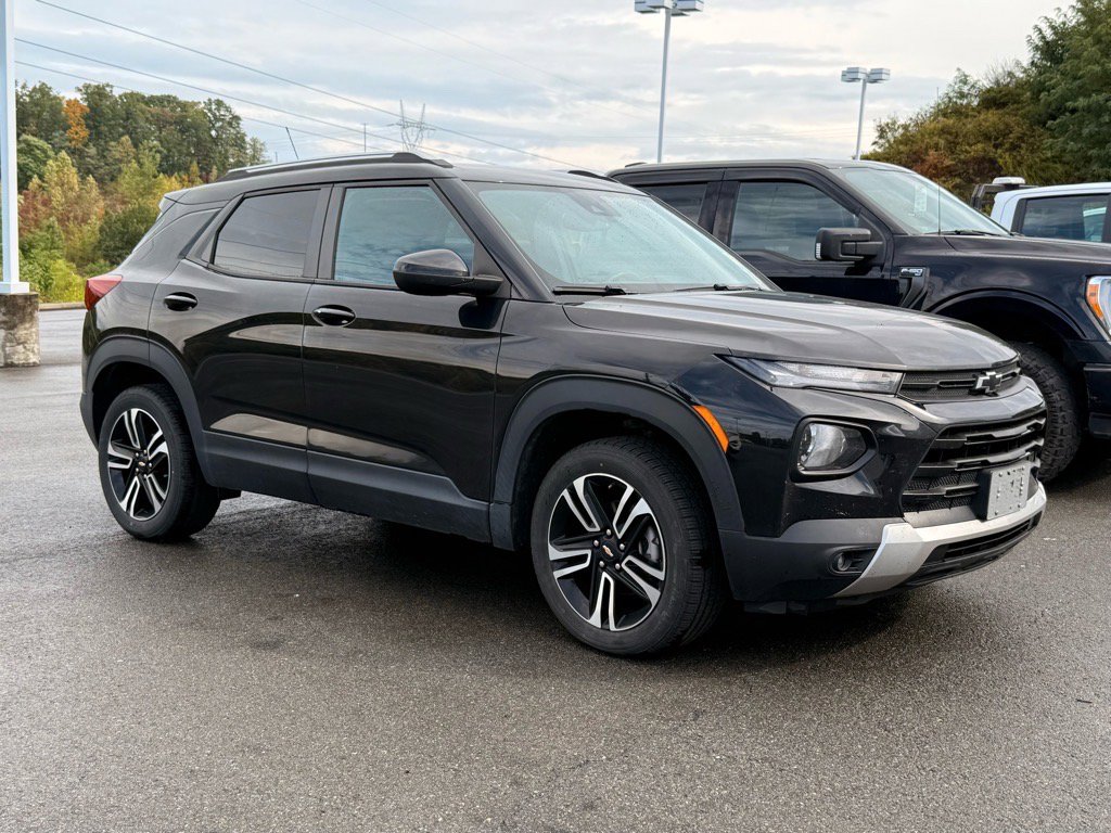 2021 Chevrolet Trailblazer LT photo 2