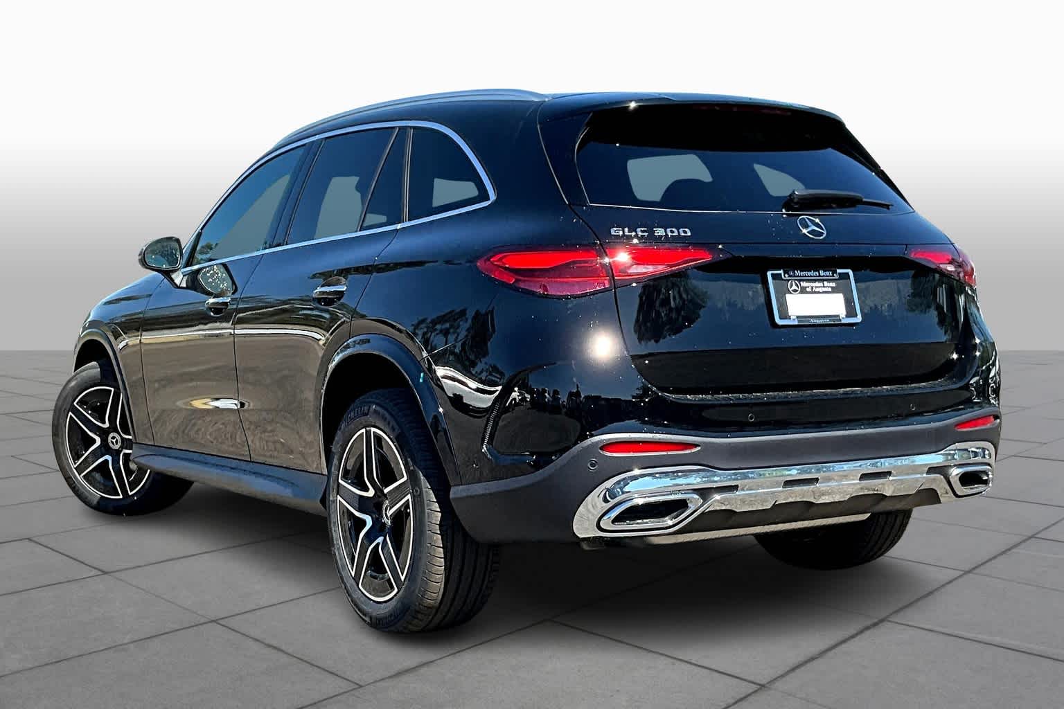 2025 Mercedes Benz GLC 300 photo 12