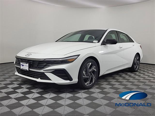 2025 Hyundai Elantra Blue's photo