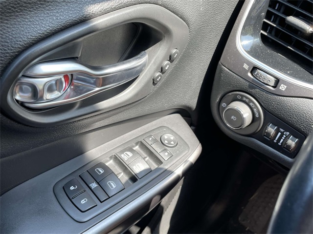 2020 Jeep Cherokee Limited photo 24