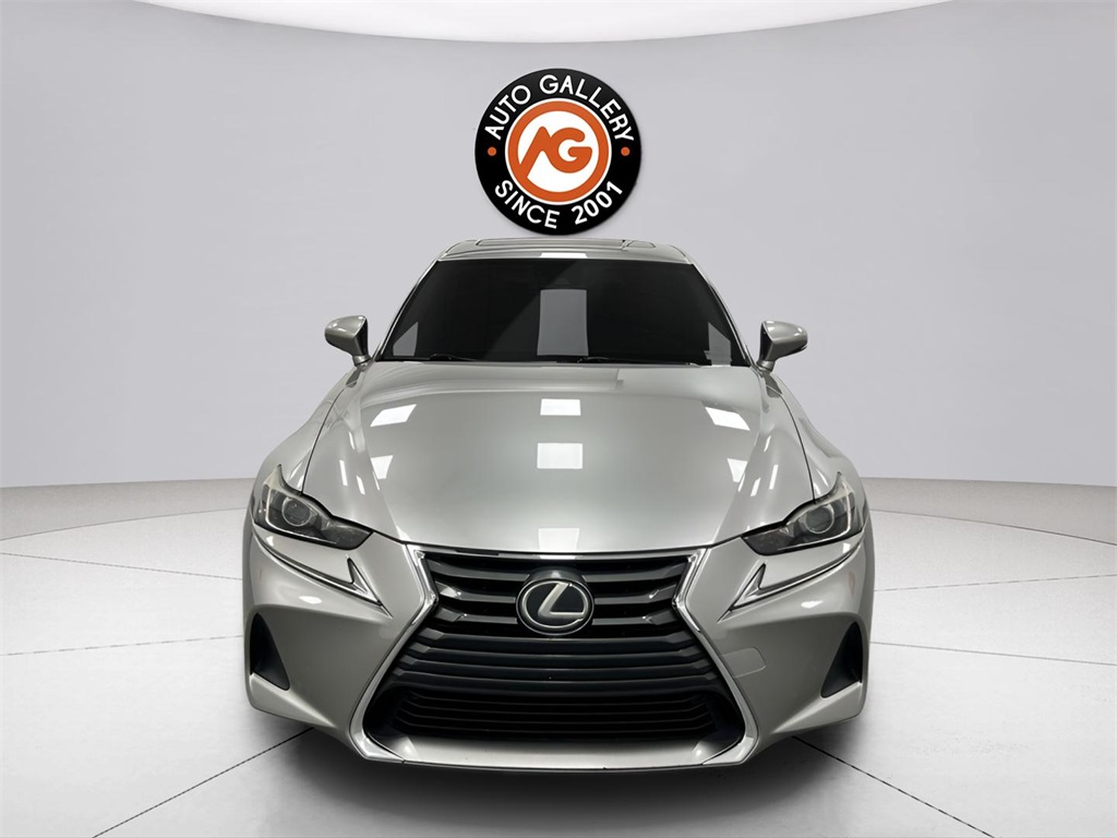 2019 Lexus IS 300 photo 2