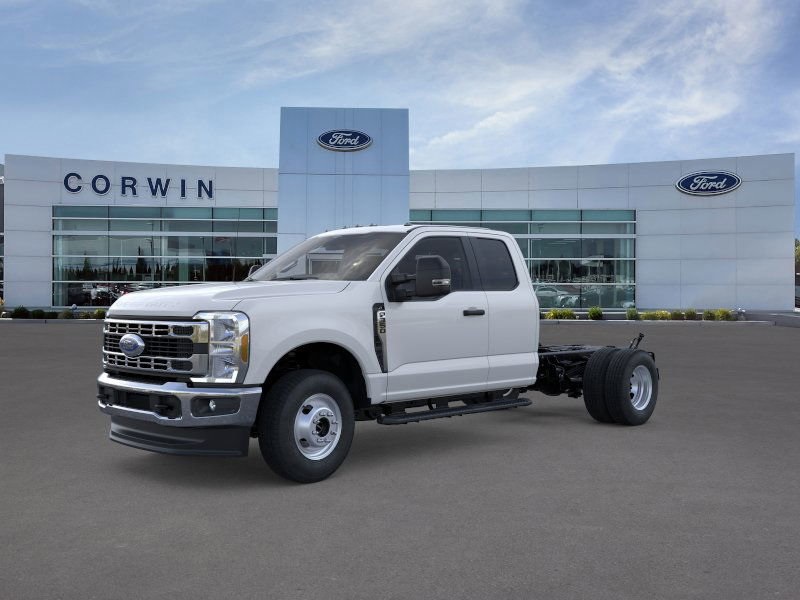2025 Ford F-350 XL photo 2