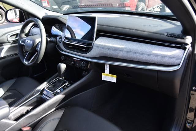 2024 Jeep Compass Latitude photo 7