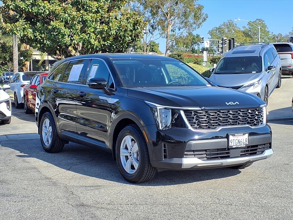 2025 Kia Sorento LX photo 7