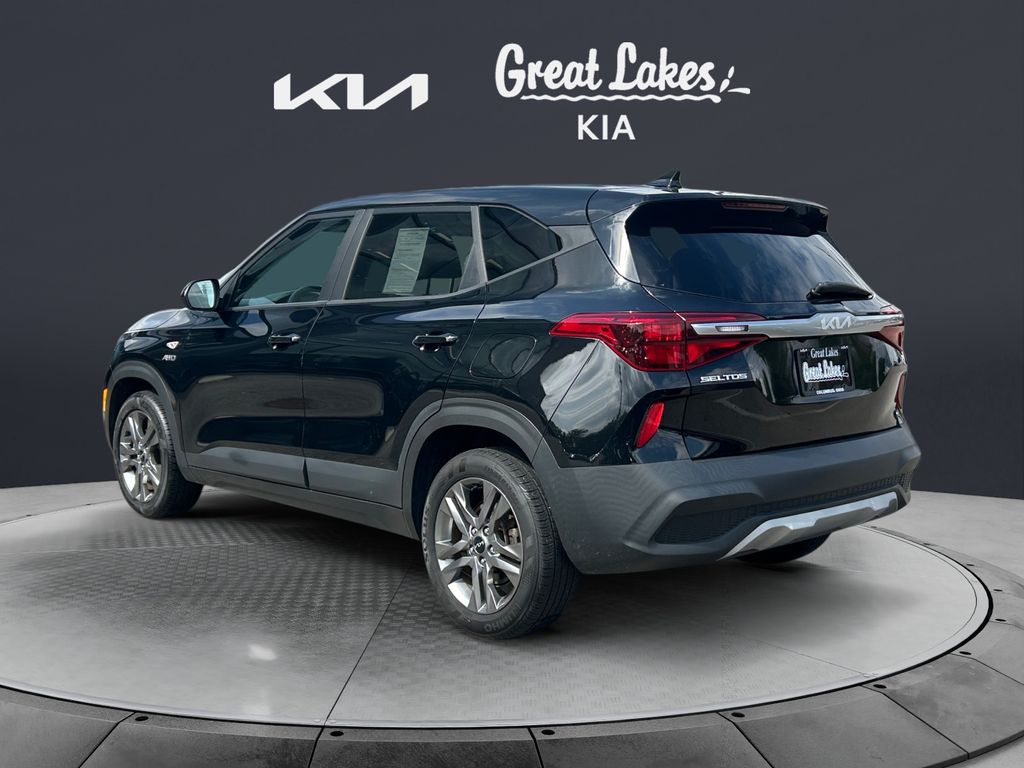 2023 Kia Seltos LX photo 4