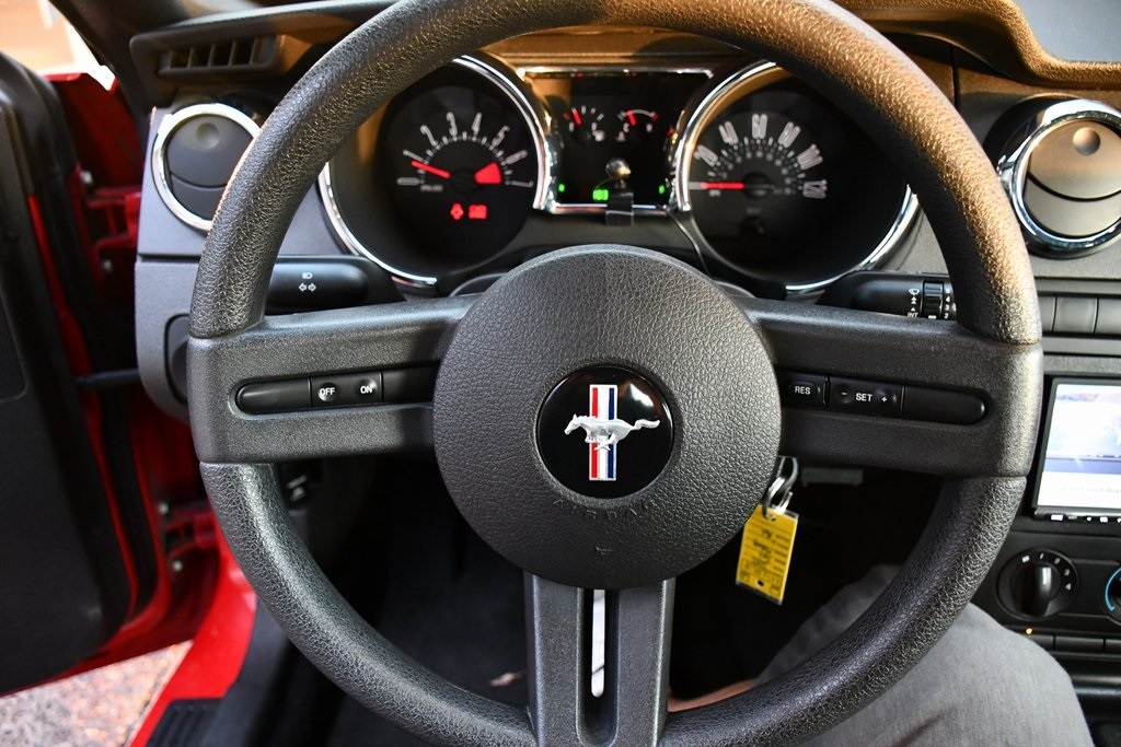 2005 Ford Mustang photo 16