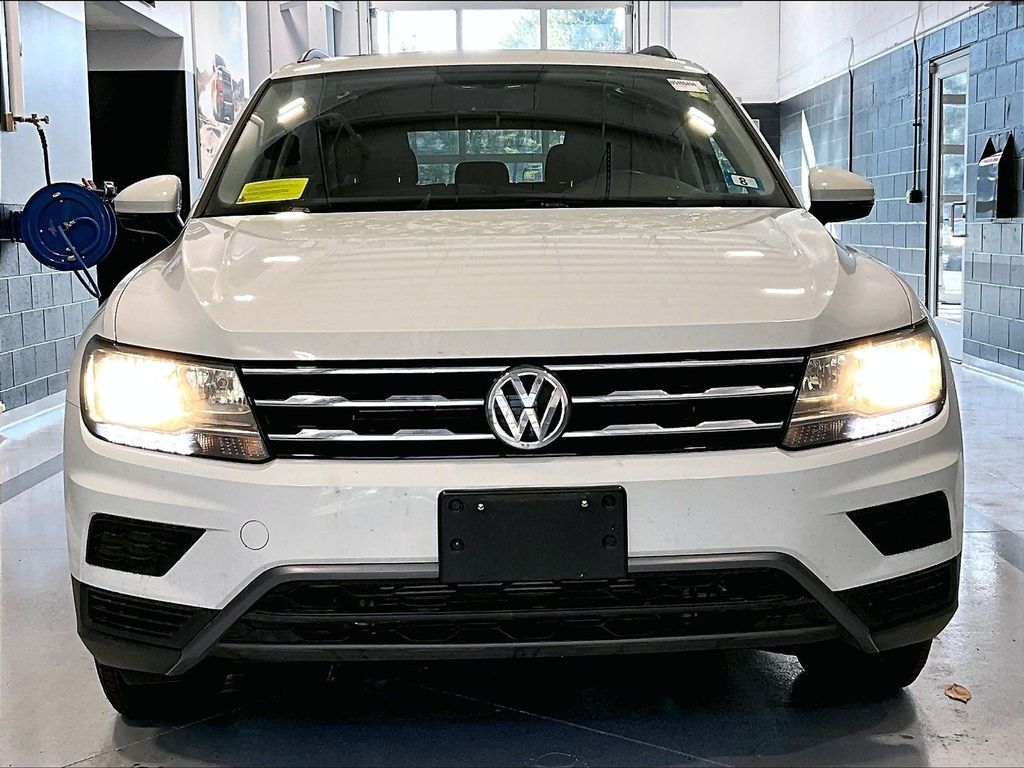 2021 Volkswagen Tiguan SE photo 2