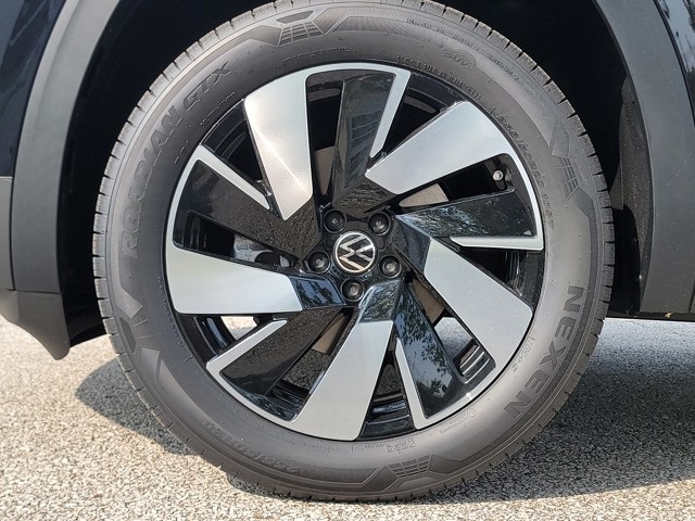 2026 Volkswagen Atlas Cross Sport SE Technology photo 11