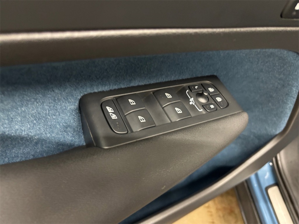 2023 Volvo XC40 Recharge Ultimate photo 10
