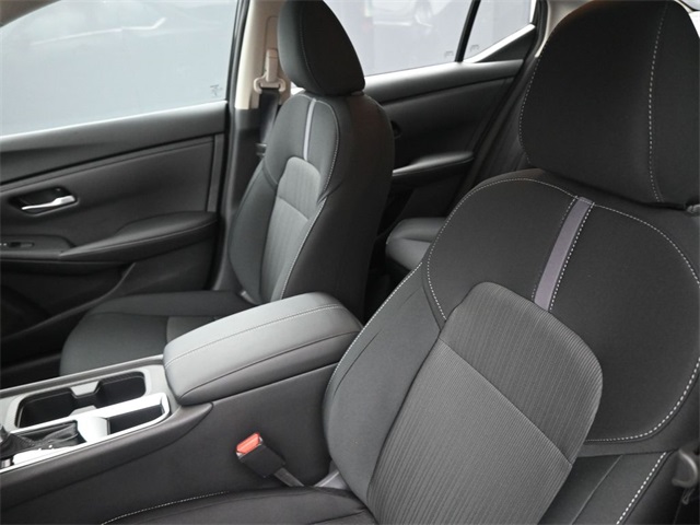2025 Nissan Sentra SV photo 17