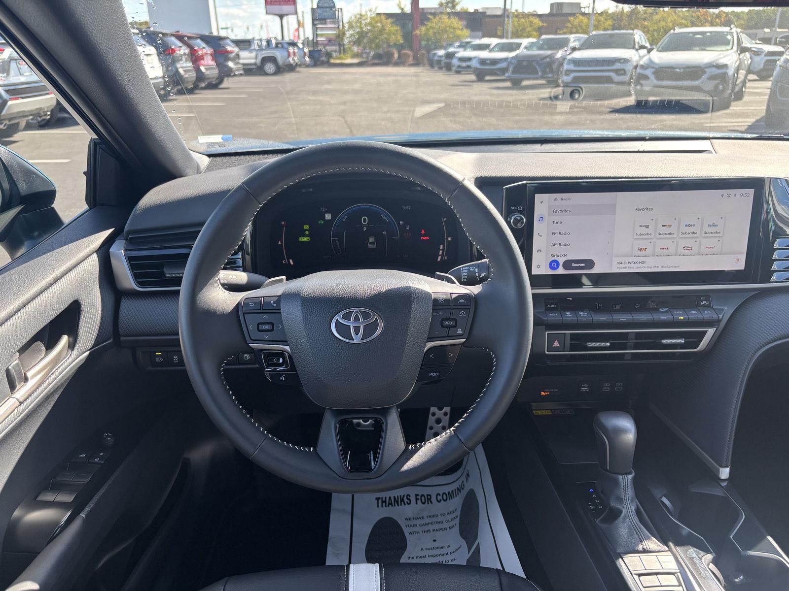 2025 Toyota Camry SE photo 19