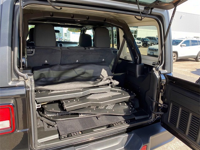 2020 Jeep Wrangler Unlimited Sahara photo 5