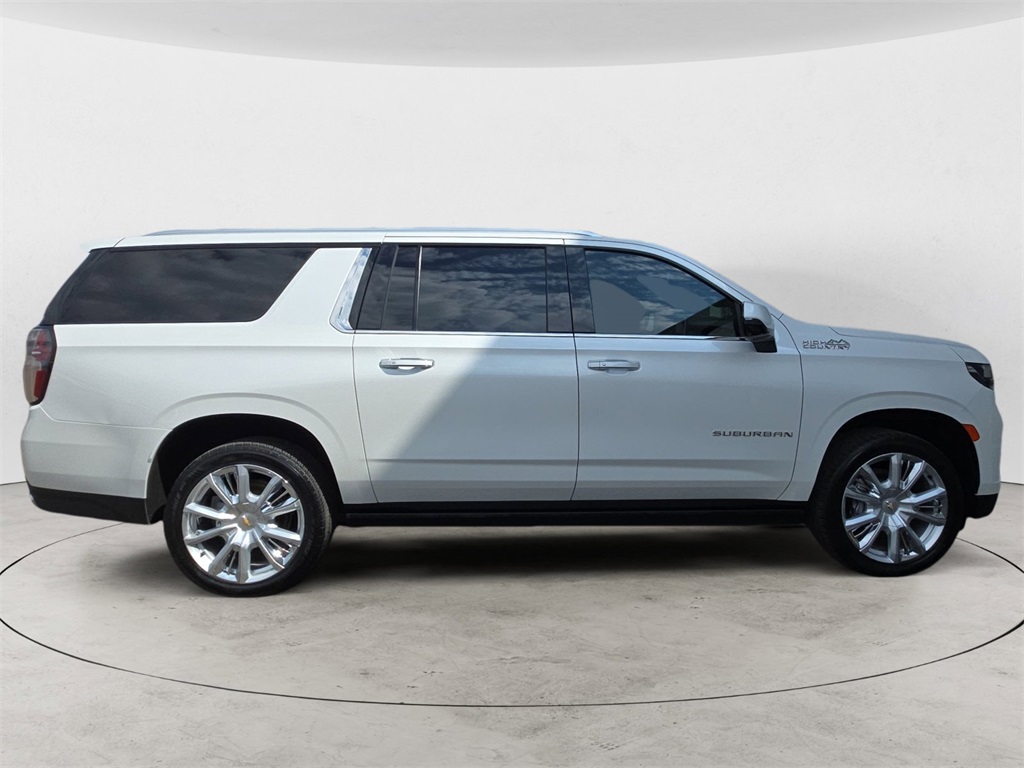 2021 Chevrolet Suburban High Country photo 5